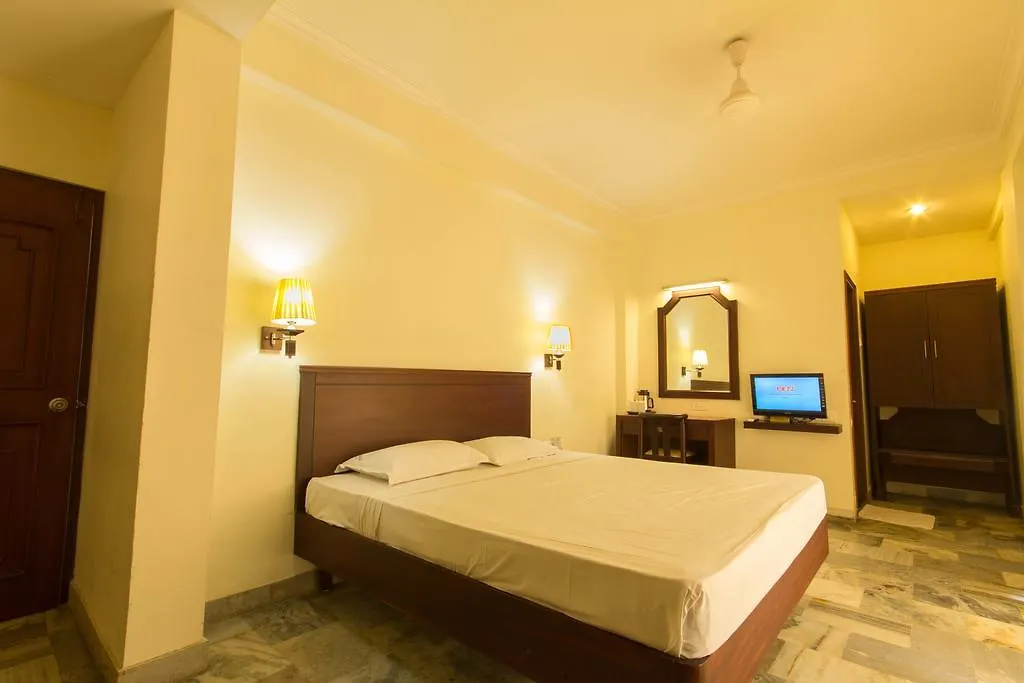 Hotel Aiswarya Kochi 3*,