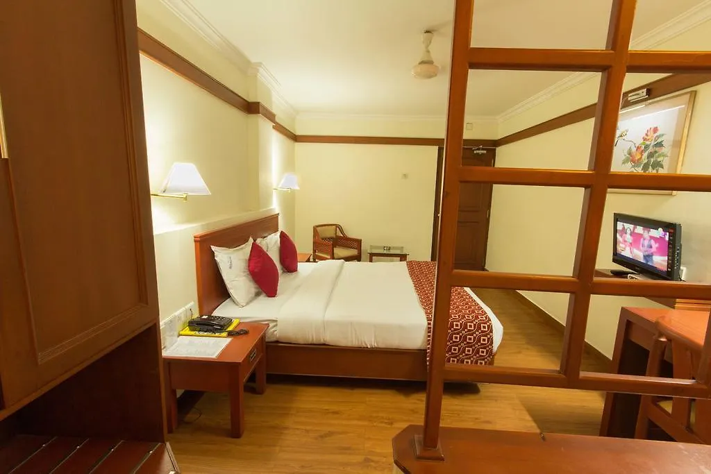 Hotel Aiswarya Kochi 3*,  India