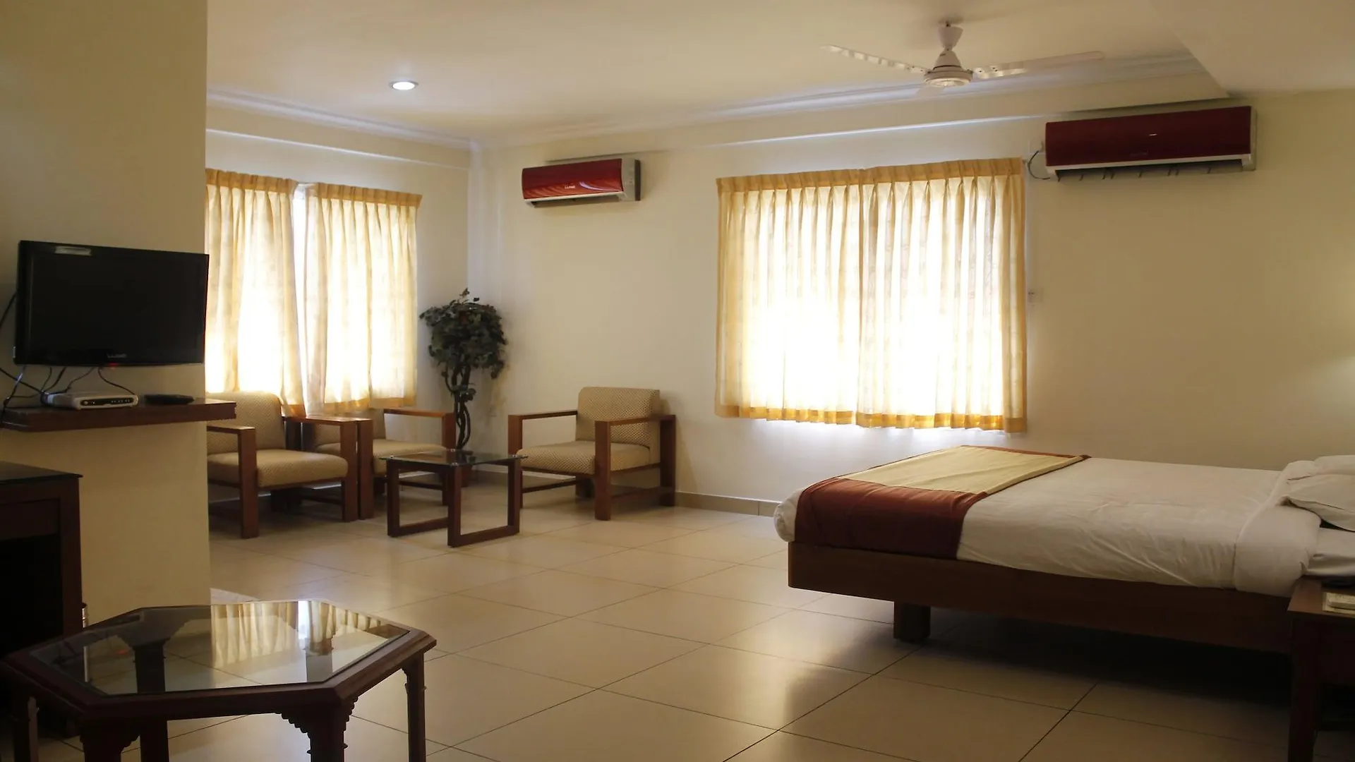 Hotel Aiswarya Kochi