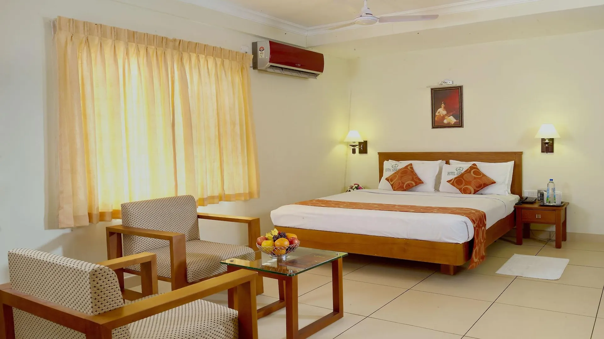Hotel Aiswarya Kochi 3*,  India