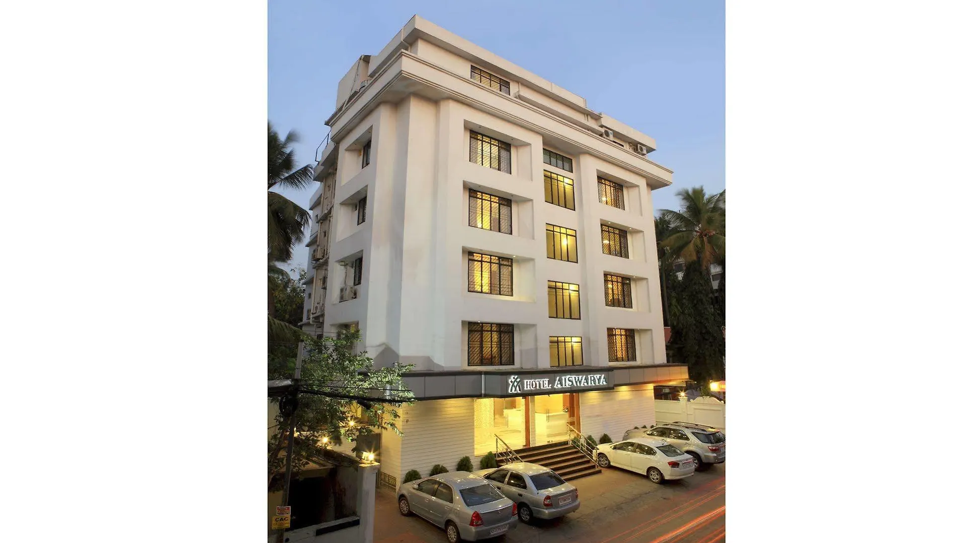 Hotel Aiswarya Kochi 3*,